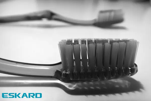 disadvantage-of-charcoal toothbrush-